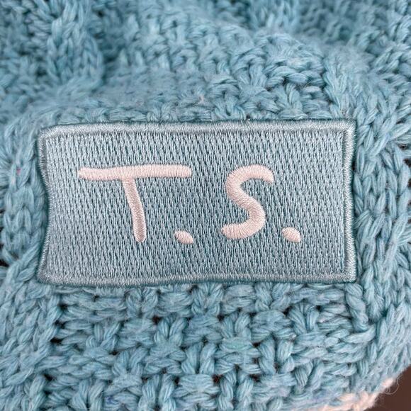 Taylor Swift Blue Cable Knit Cardigan - Picture 5 of 9